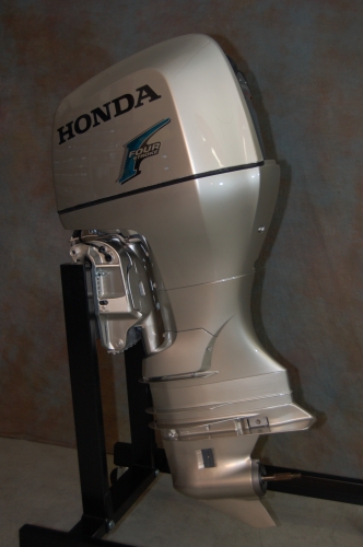 Honda BF225 Outboard Cutaway